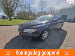 Volvo S80 - 2.5 T Momentum LEDER NAVI CRUISE PARKEERSENSOR CRUISE