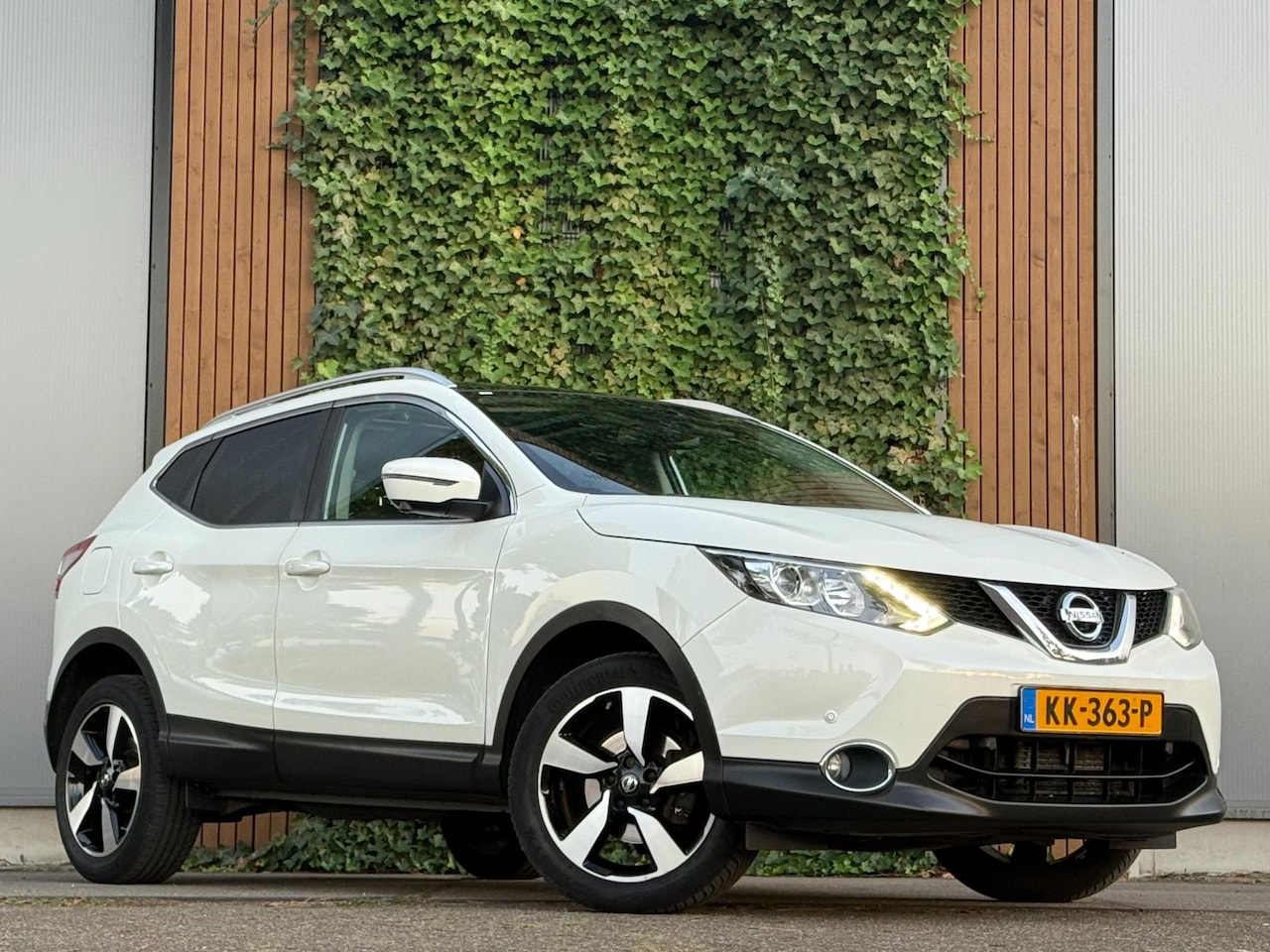 Nissan Qashqai - 1.2 N-Connecta |PANO|360|CAMERA\AUTOMAAT - AutoWereld.nl