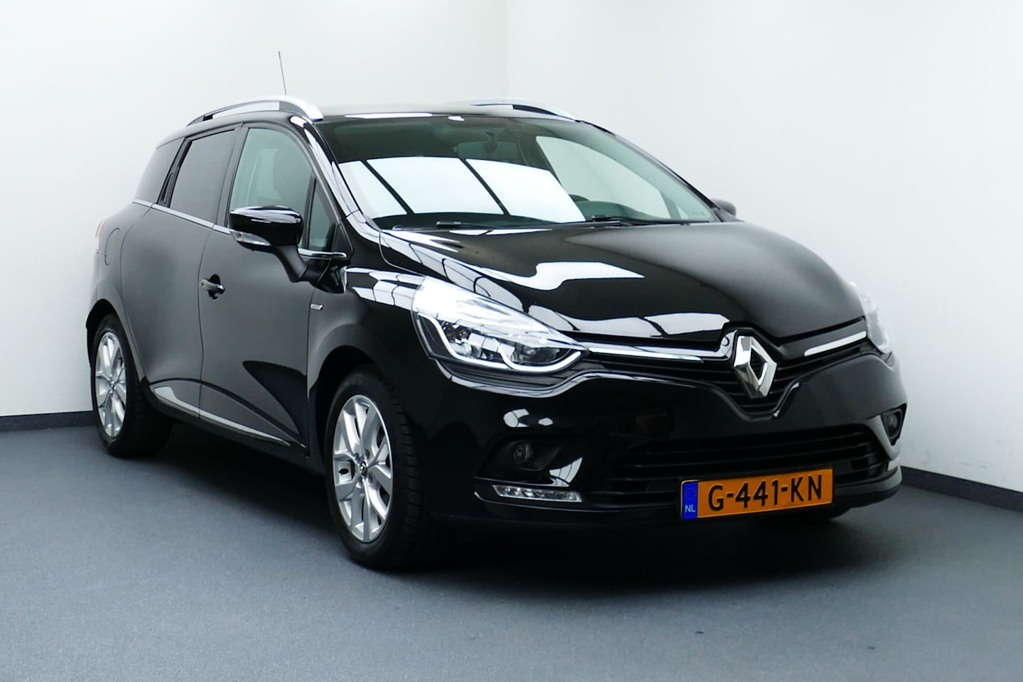 Renault Clio Estate - 0.9 TCe Limited. Navi, Cruise, Carplay/Android, 16"LMV, Haak 1200kg - AutoWereld.nl