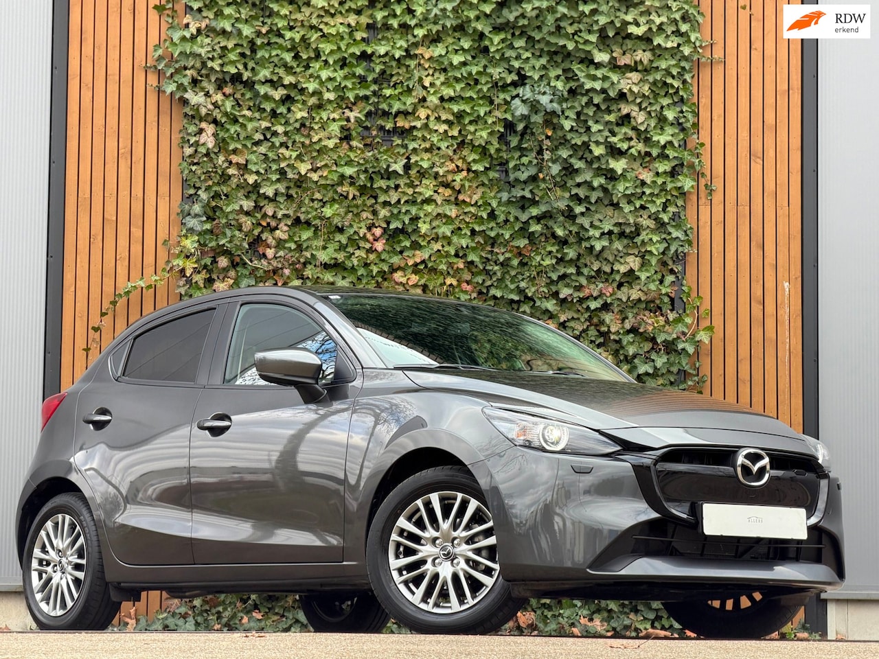Mazda 2 - 1.5 SkyActiv-G 90 Exclusive-Line|CAMERA|STOEL/ STUUR VERWARM - AutoWereld.nl