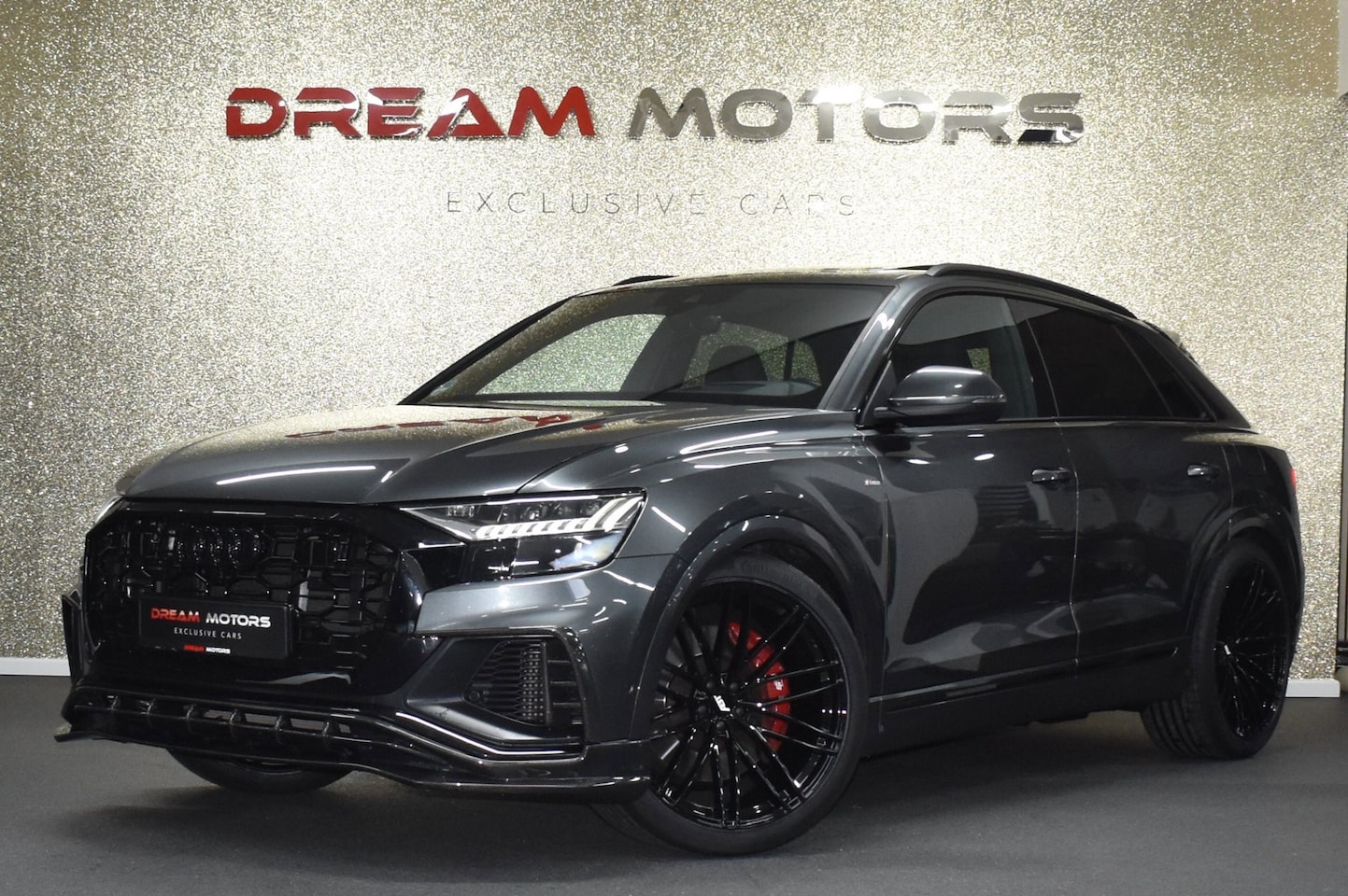 Audi Q8 - 55 TFSI e Quattro S-Line COMPETITION 381pk | AKRAPOVIC | CARBON - AutoWereld.nl