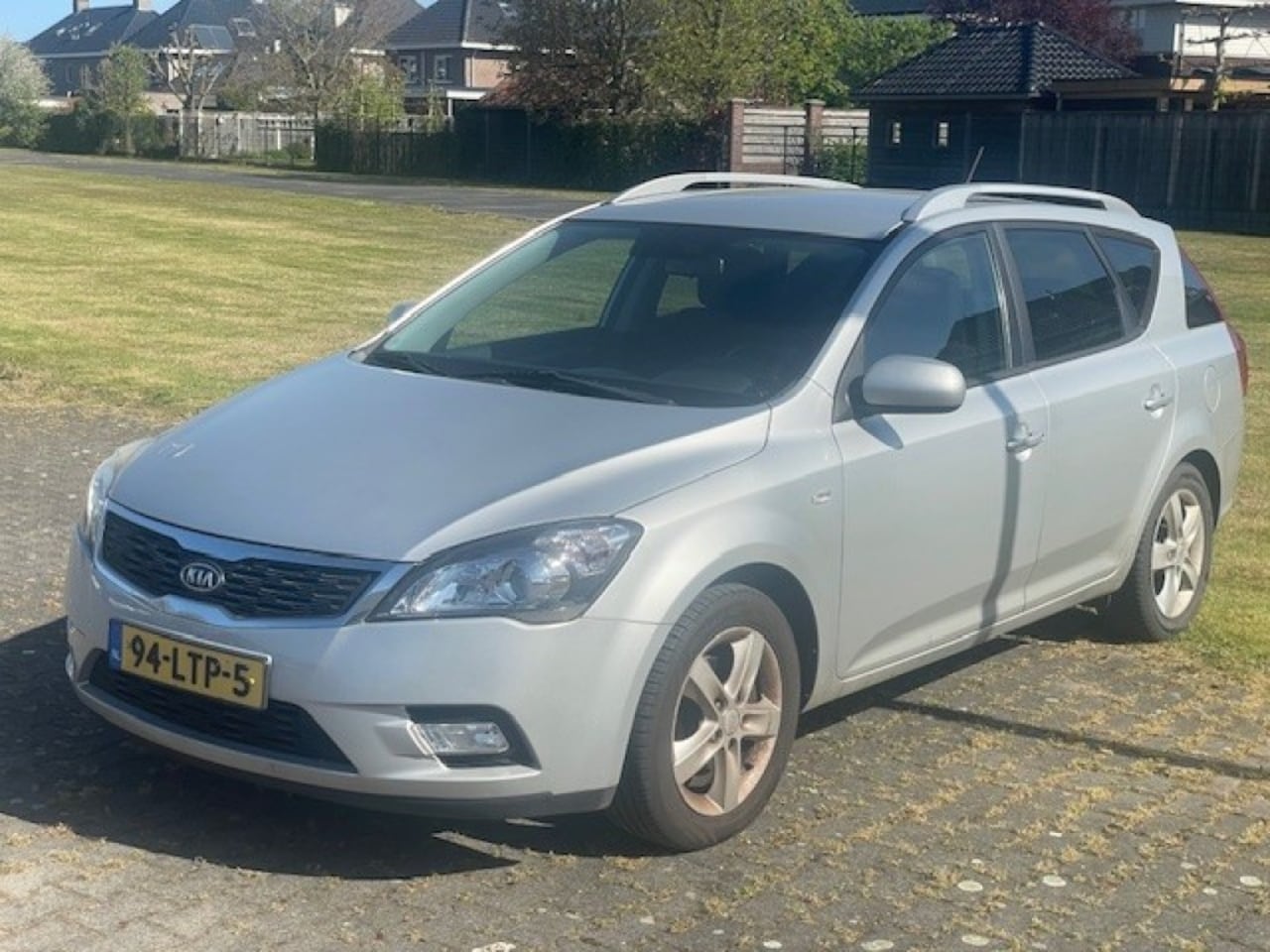 Kia Cee'd - 1.4 CVVT X-ecutive/ Airco/ Navi/ Cruise/ Trekhaak - AutoWereld.nl
