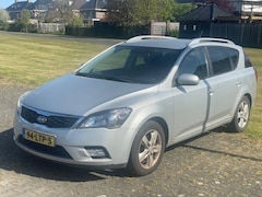 Kia Cee'd - Ceed 1.4 CVVT X-ecutive/ Airco/ Navi/ Cruise/ Trekhaak