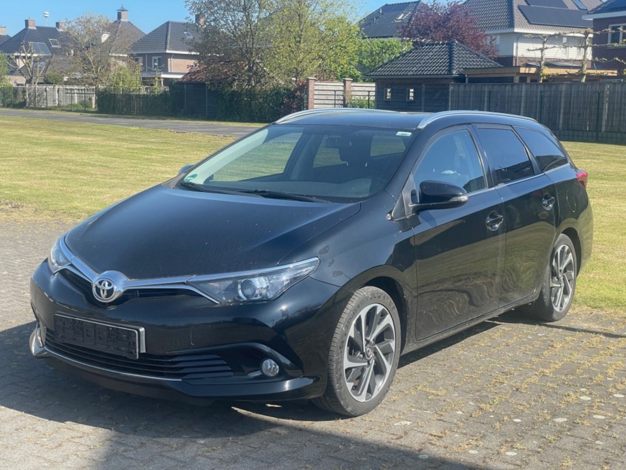 Toyota Auris Touring Sports - 1.2T Touring Sports Automaat/ Clima/ Cuise/ Multimedia/ LM/ Camera - AutoWereld.nl
