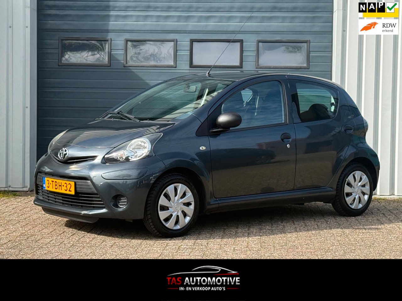 Toyota Aygo - 1.0 VVT-i Now 5-deurs AIRCO / 57.379 KM / NAP - AutoWereld.nl