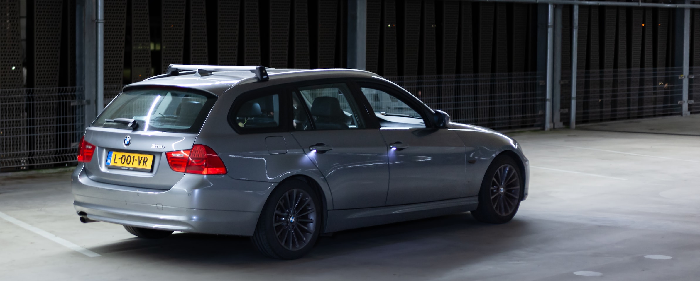 BMW 3-serie Touring - 318i High Executive - AutoWereld.nl