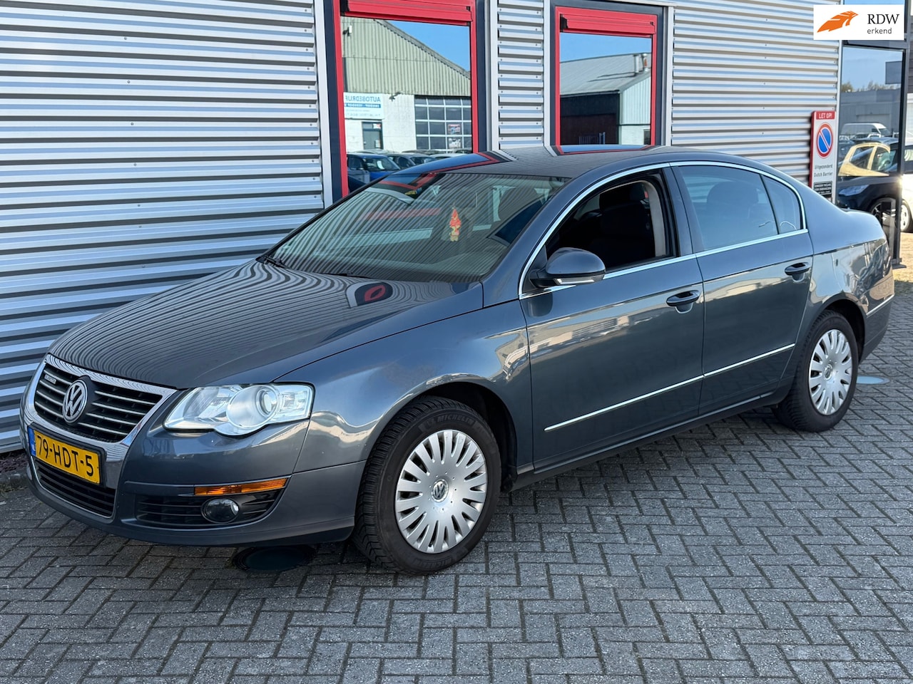 Volkswagen Passat - 1.9 TDI Comfl. BlueMotion Sedan - AutoWereld.nl