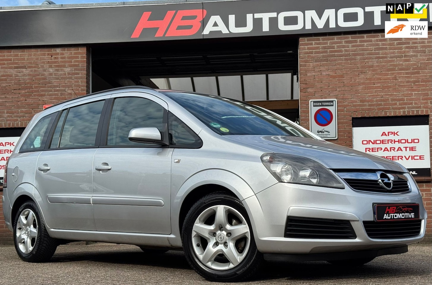 Opel Zafira - 1.8 AUTOMAAT/NIE DISTRISET/CRUISE/AIRCO/TREKHAAK - AutoWereld.nl