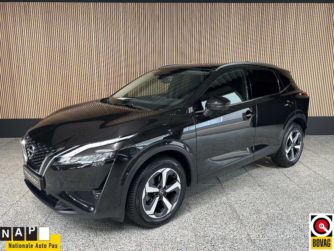 Nissan Qashqai - 1.3 MHEV Premiere Edition NL auto | Trekhaak | 360 camera | Panorama dak - AutoWereld.nl