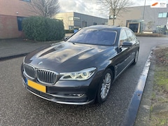 BMW 7-serie - 740e LANG M MASSAGE/PANO/TV'S/NAVI BOMVOL