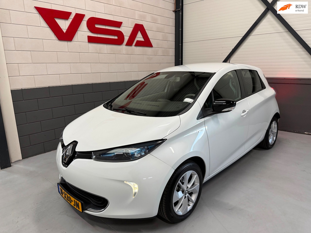Renault Zoe - R110 Limited 41 kWh|huur accu|Lederen interieur| full opties|Camera| PDC|climate|Stoelvw|8 - AutoWereld.nl