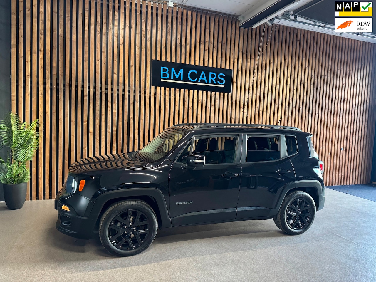 Jeep Renegade - 1.4 MultiAir Limited AUTOMAAT,Trkhaak,Xenon - AutoWereld.nl
