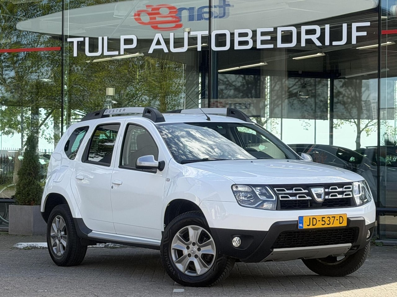 Dacia Duster - 1.2 TCe 4x2 Prestige bj 2016 Leder Navi Camera - AutoWereld.nl