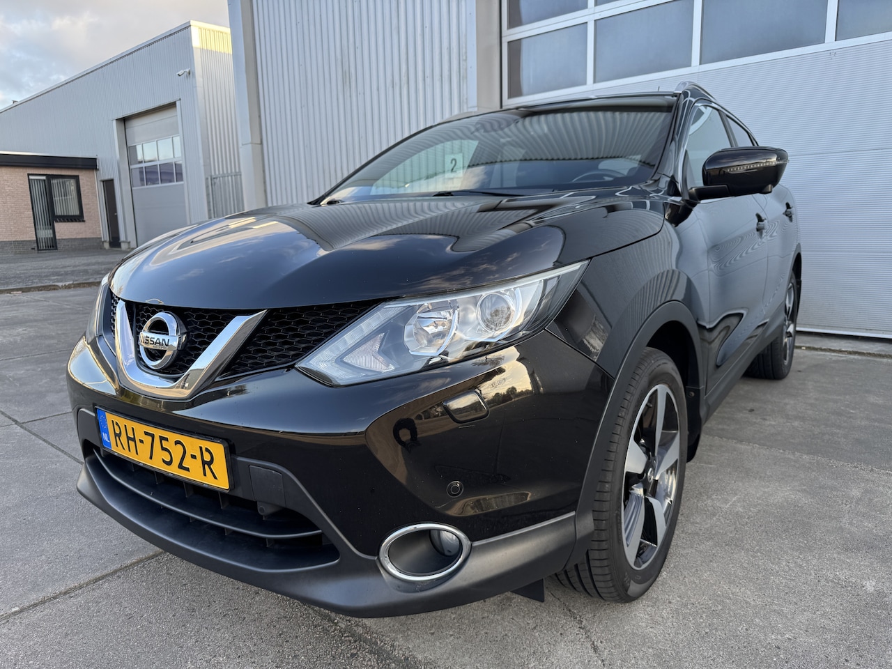 Nissan Qashqai - 1.2 Tekna 17" PANODAK. CAMERA. NAVI. hele luxe uitvoering. - AutoWereld.nl