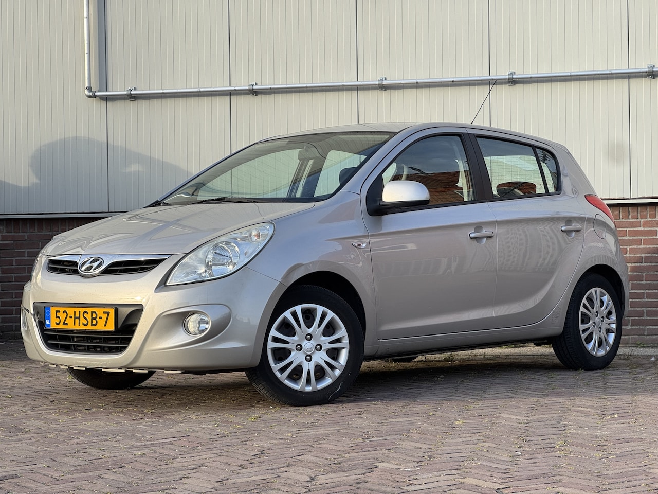 Hyundai i20 - 1.4i DynamicVersion AUTOMAAT | AIRCO - AutoWereld.nl