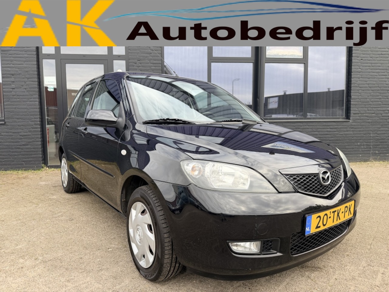 MAZDA 2