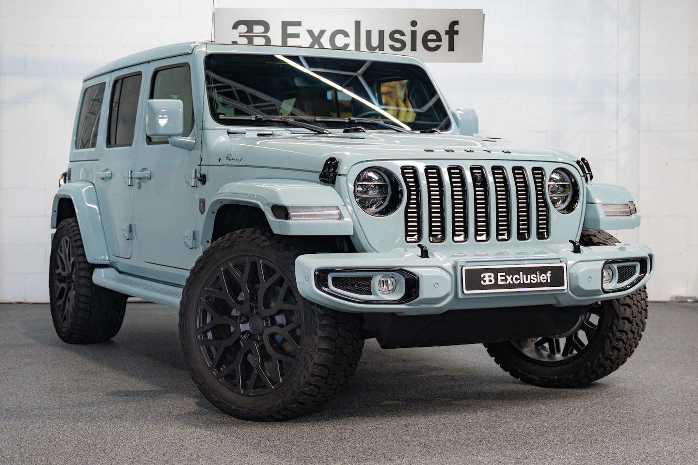 Jeep Wrangler Unlimited - 4xe 380 Rubicon Brute Brute Styling | 22-Inch Velgen | Schuifdak | Exclusieve Kleur - AutoWereld.nl