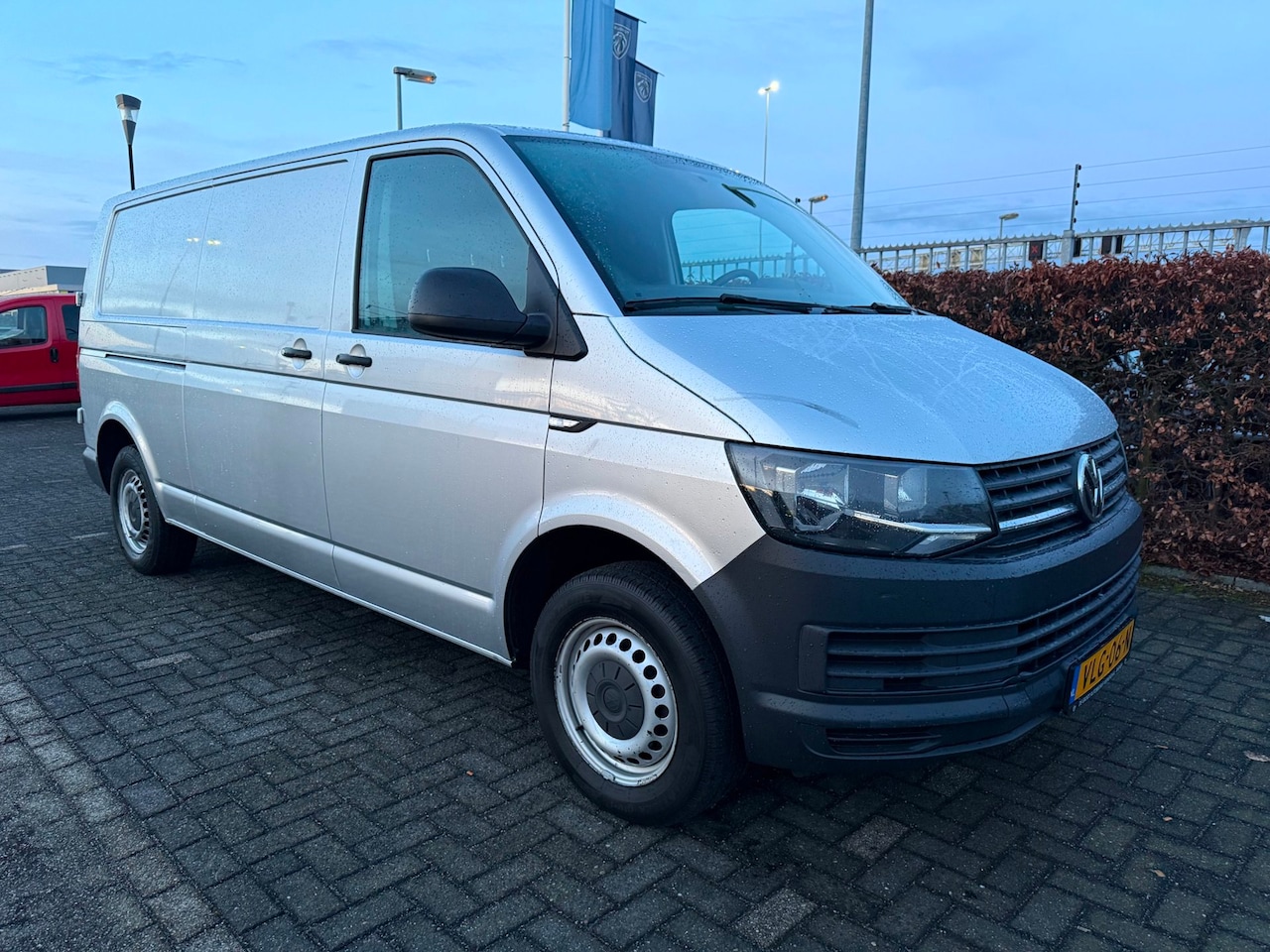 Volkswagen Transporter - 2.0 TDI L2H1 standkachel en groot navi cc stoelverwarming - AutoWereld.nl