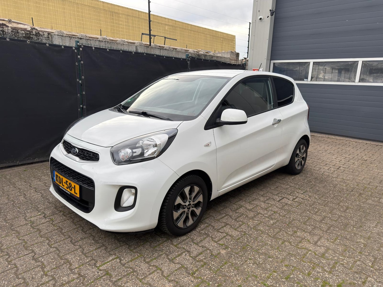 Kia Picanto - 1.2 CVVT SportsLine Dream Team - Lage KM! - AutoWereld.nl