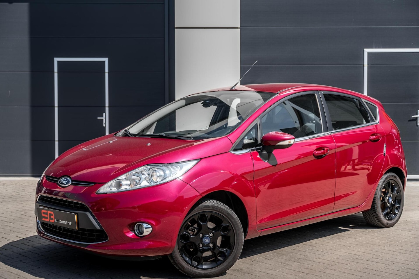 Ford Fiesta - 1.25 Titanium Airco|Sensoren|Stoelverwarming! - AutoWereld.nl