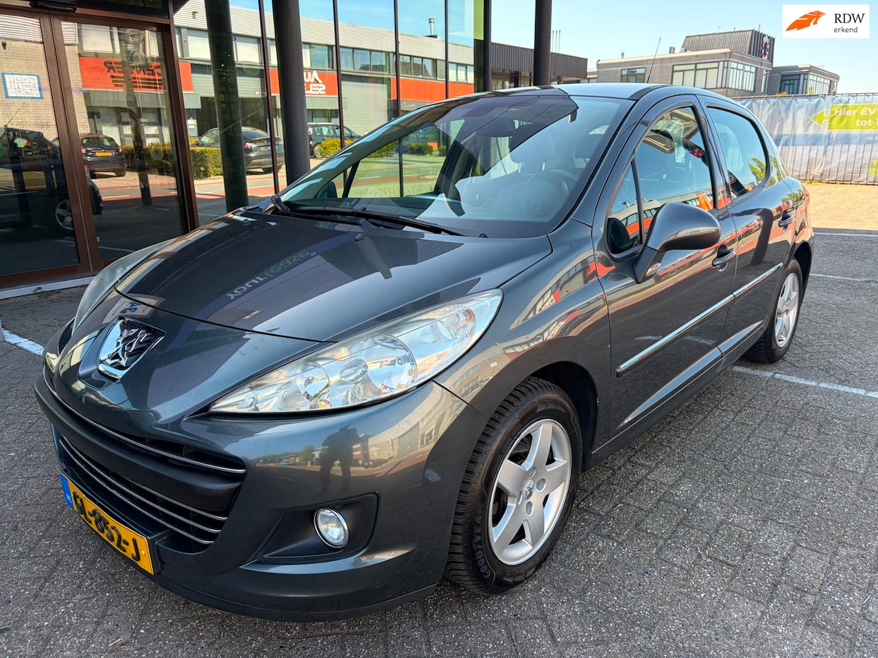 Peugeot 207 - 1.6 VTi XS / Automaat / Leder bekleding / PDC - AutoWereld.nl