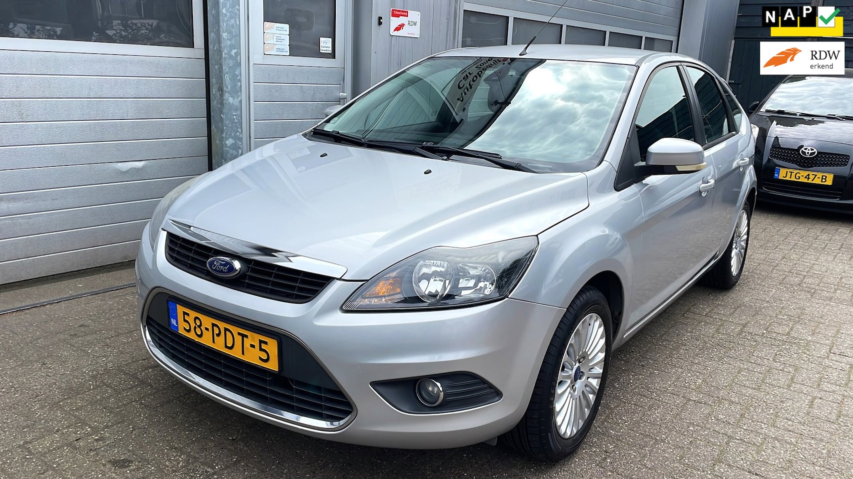 Ford Focus - 1.6 Titanium 5DR 2011-Clima-Cruise-Velgen-New APK - AutoWereld.nl
