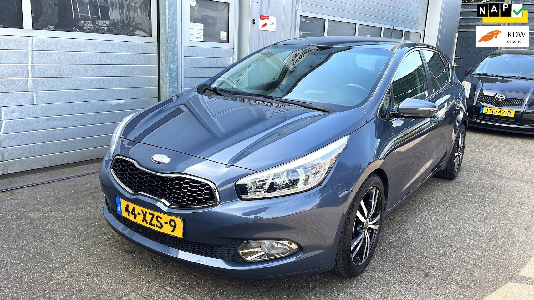 Kia Cee'd - 1.6 GDI Plus Pack-Navi-Clima-Cruis-Velgen-Trekhaak - AutoWereld.nl