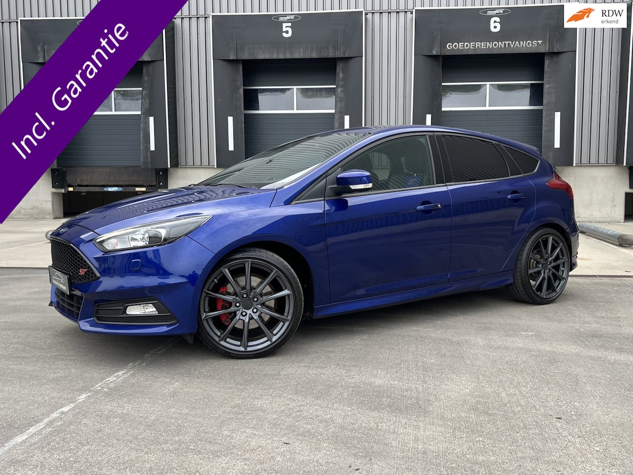 Ford Focus - 2.0 ST 2.0 ST, Xenon, Performance blue, Cruise control - AutoWereld.nl