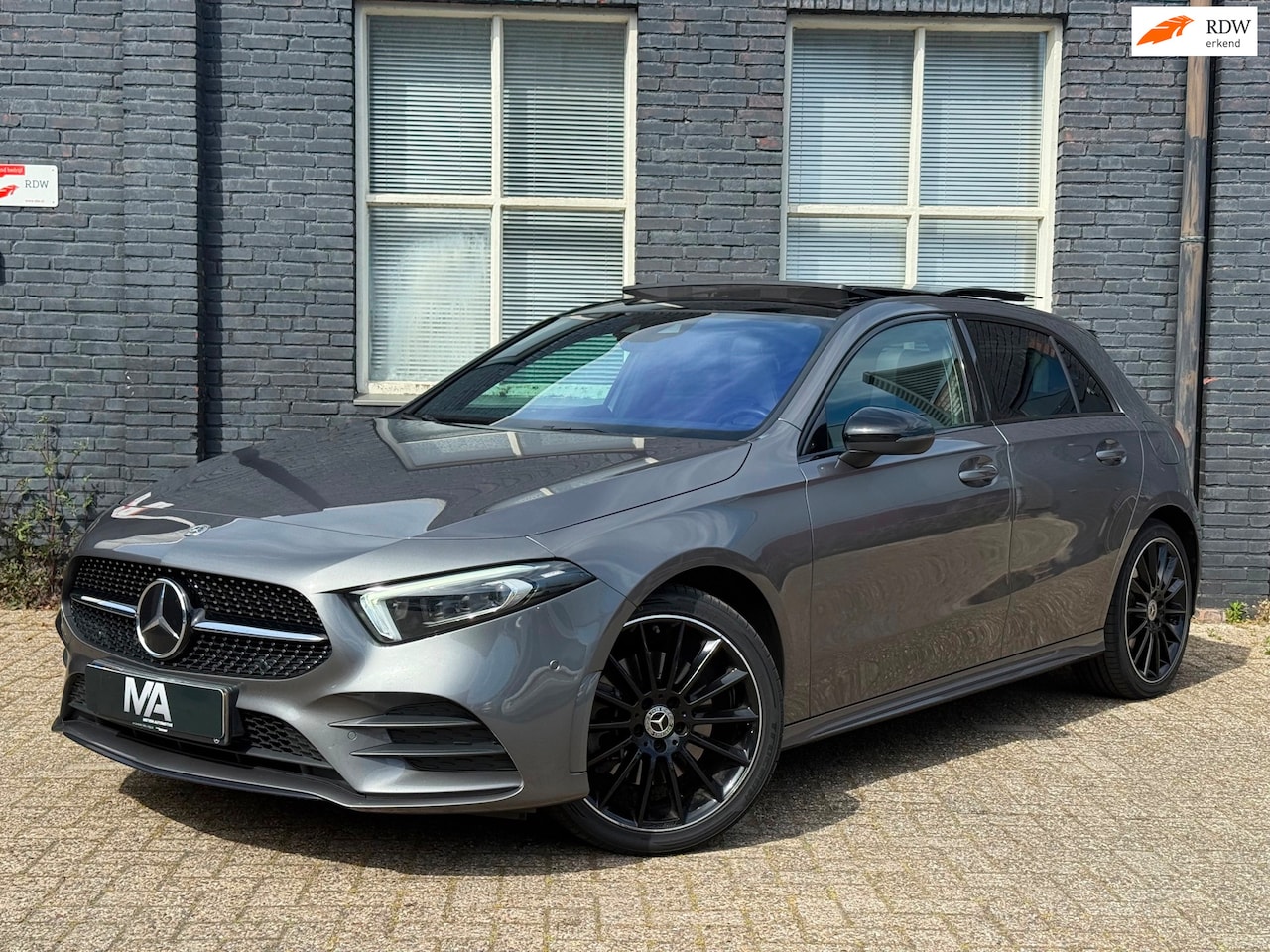 Mercedes-Benz A-klasse - 250 e Premium Plus |AMG|Pano |Cam|Carplay - AutoWereld.nl