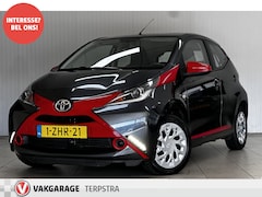 Toyota Aygo - 1.0 VVT-i x-play/ Camera/ Media-Scherm/ Two-Tone/ Airco/ Toerenteller/ Bluetooth/ Elek. pa
