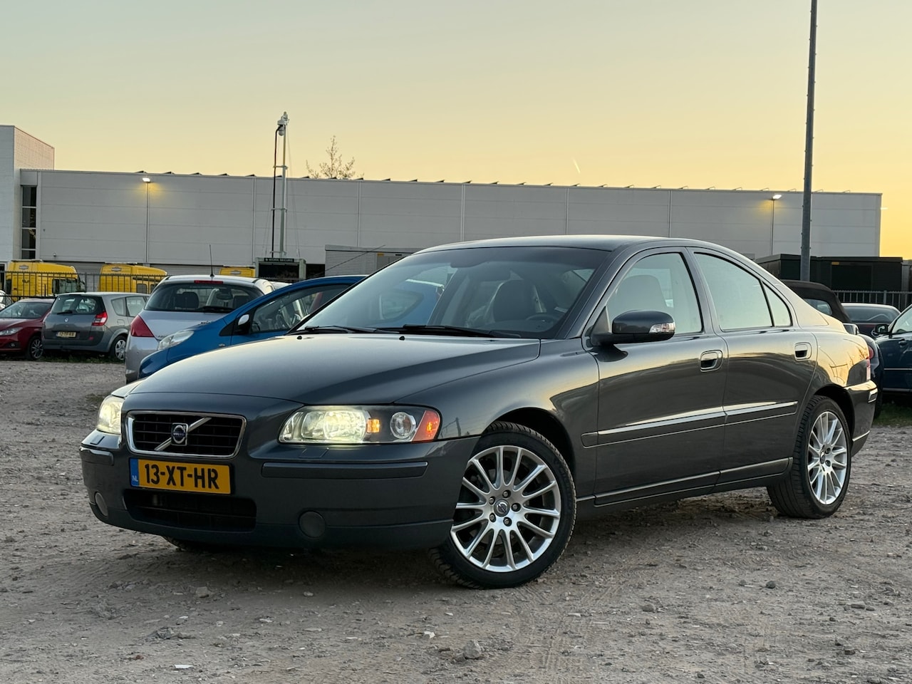 Volvo S60 - 2.4D Drivers Edition/ AUTOMAAT/ VELGEN - AutoWereld.nl