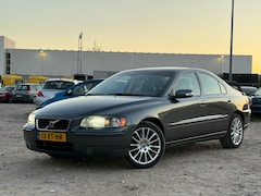 Volvo S60 - 2.4D Drivers Edition/ AUTOMAAT/ VELGEN