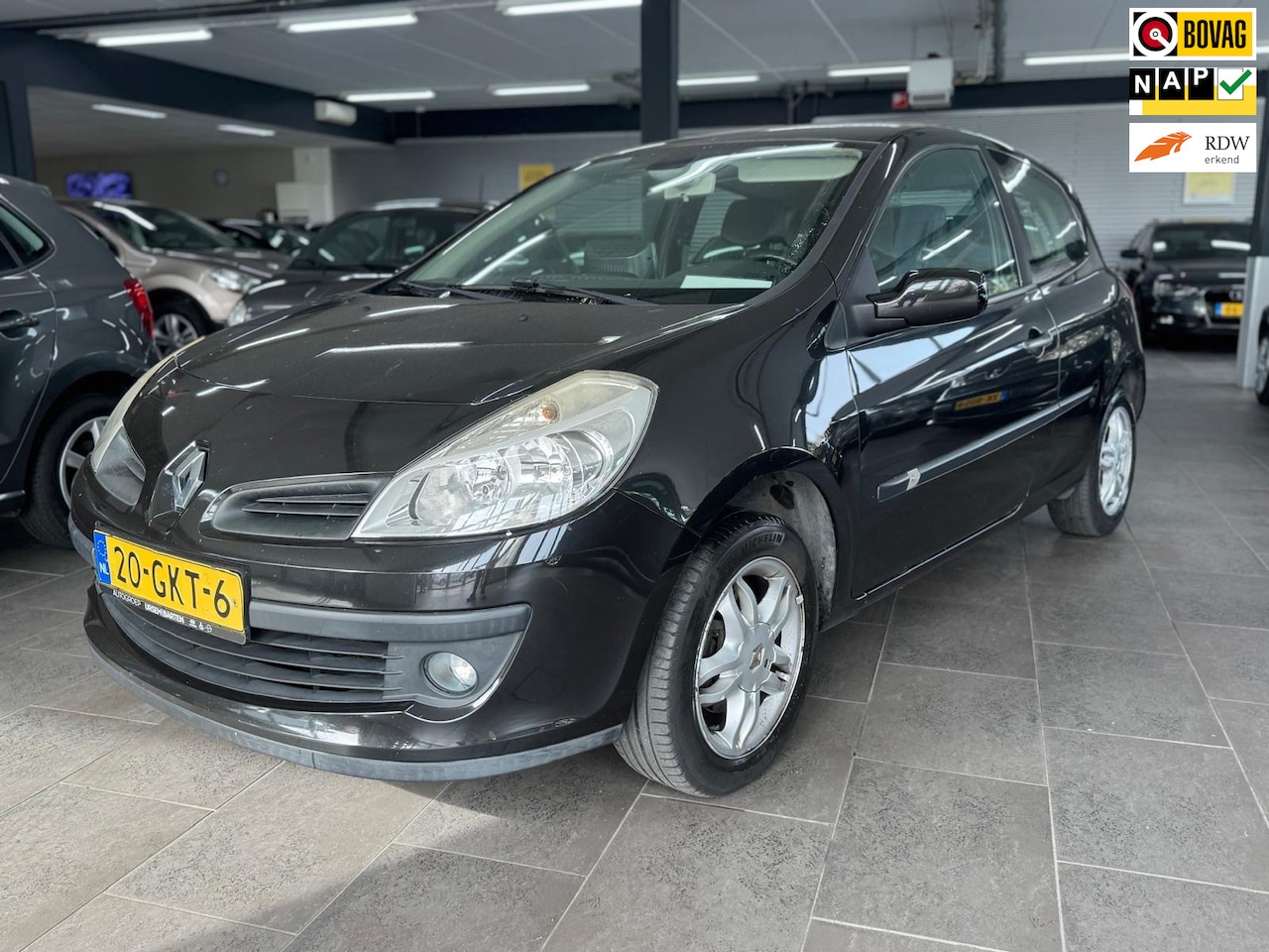 Renault Clio - 1.2 TCE Dynamique S CarPlay clima half leer cruise control lm-velgen - AutoWereld.nl