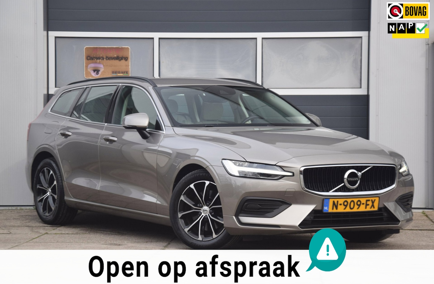 Volvo V60 - 2.0 B3 Momentum Business UITKLAPBARE TREKHAAK/LEDEREN BEKLEDING/COMFORT-STOELEN - AutoWereld.nl
