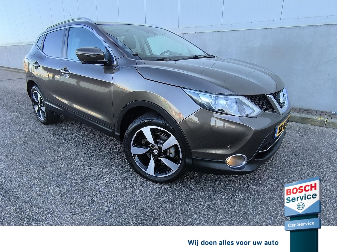 Nissan Qashqai - 1.2 N-Vision 360graden camera, Pano dak, trekhaak, stoel verwarming, all season banden, Da - AutoWereld.nl