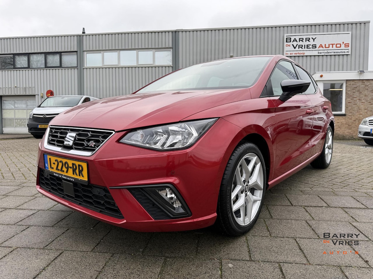 SEAT Ibiza - 1.0 TSI FR Business Intense | Apple Carplay | Achteruitrijcamera | Cruise Control | - AutoWereld.nl
