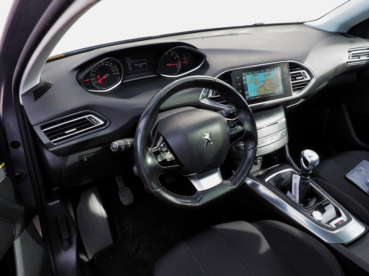 Peugeot 308 - Premiëre 1.6 THP CLIMA PANO CRUISE NAVI PARKEER S.
