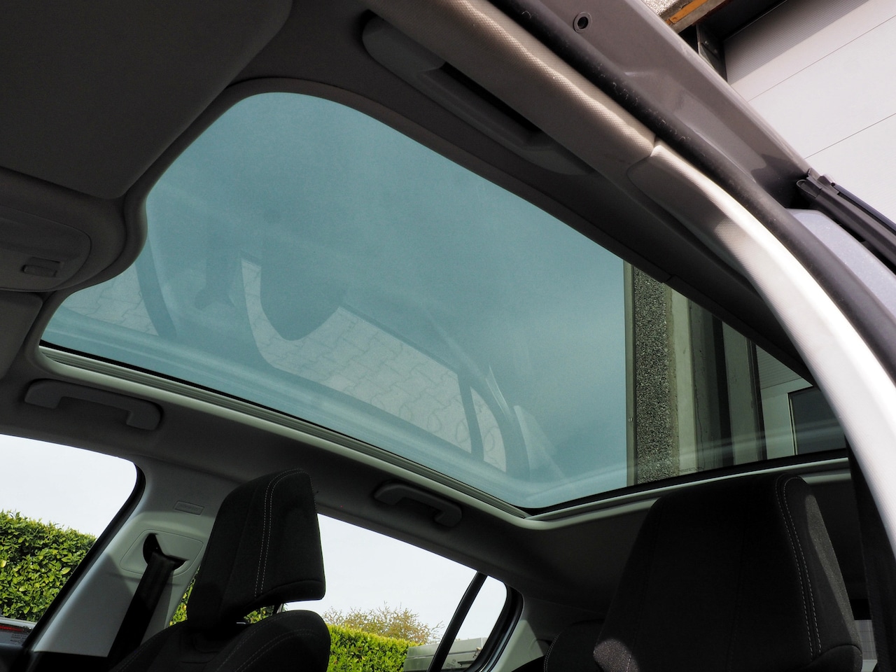 Peugeot 308 - Premiëre 1.6 THP CLIMA PANO CRUISE NAVI PARKEER S.