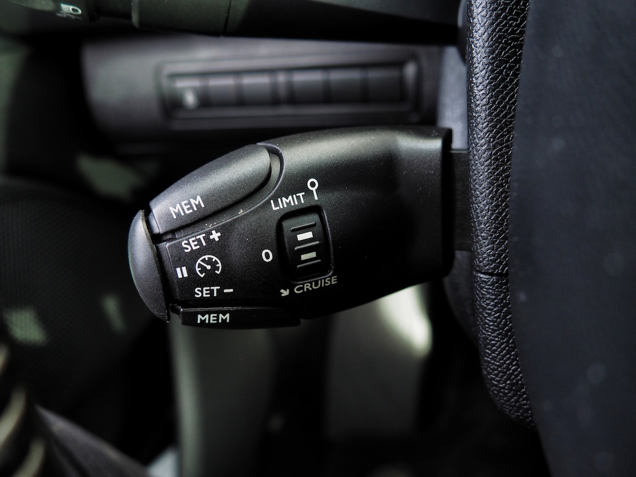 Peugeot 308 - Premiëre 1.6 THP CLIMA PANO CRUISE NAVI PARKEER S.