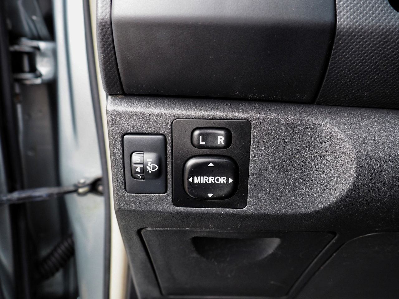 Toyota Yaris - 1.3 16v VVT-i Aspiration AIRCO TREKH. ELEK. PAKKET