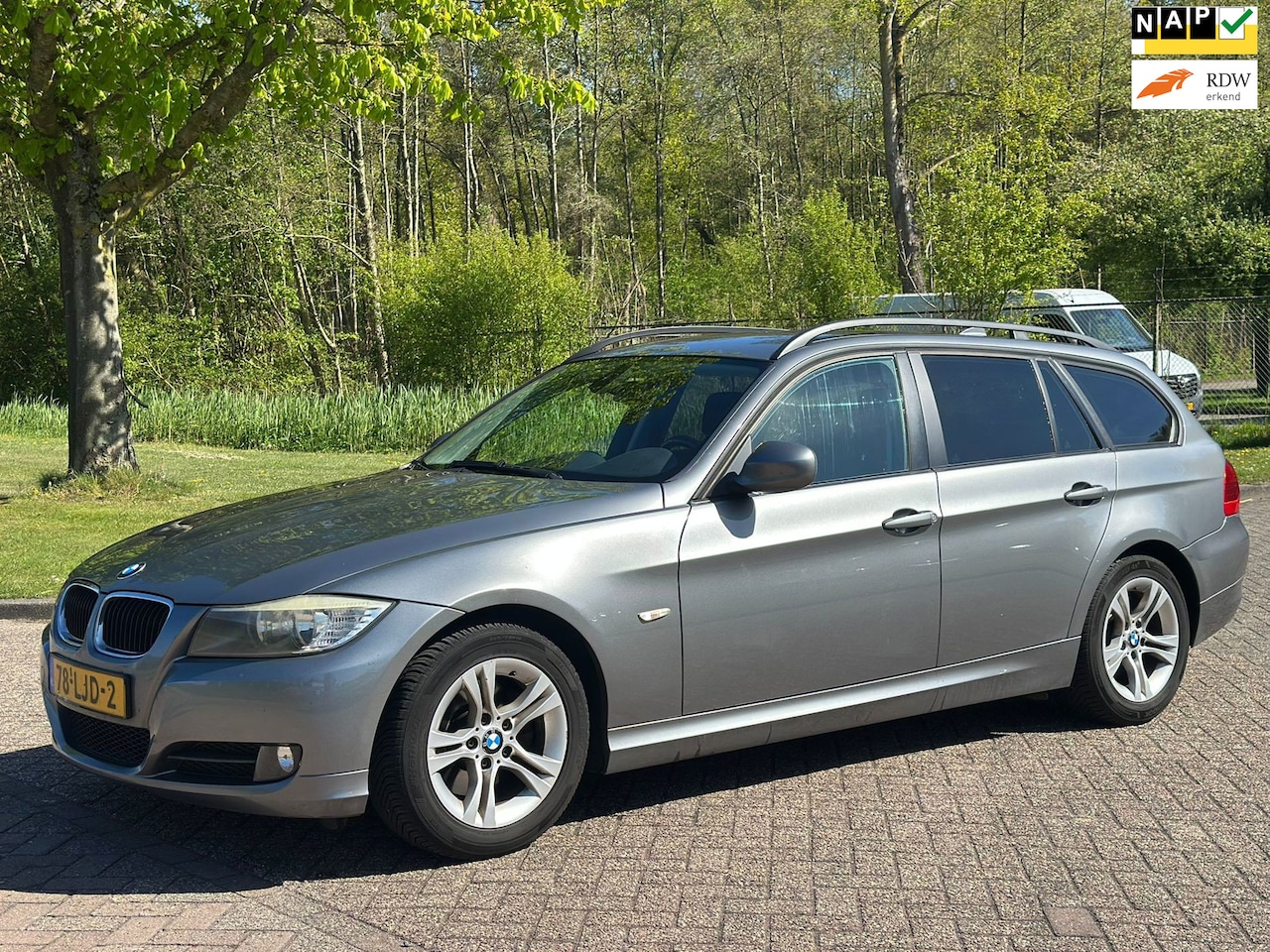 BMW 3-serie Touring - 320i Business Line/AIRCO/CRUISE/NAVI/PARKEERSENS ACHTER - AutoWereld.nl