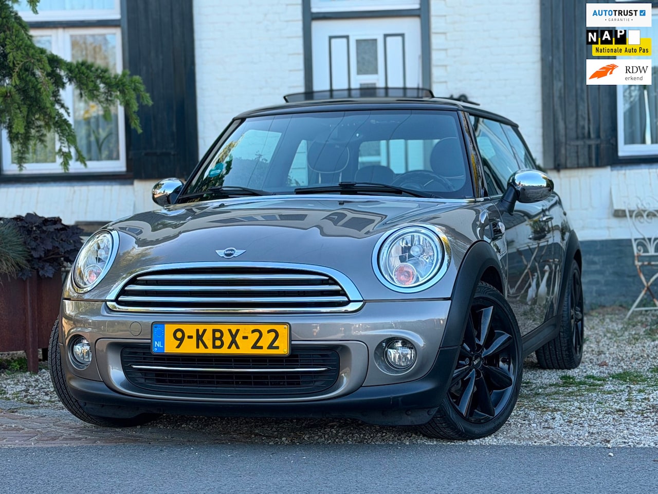 MINI Cooper - Mini 1.6 Westminster|Stoelverwarming|Pano|Nette auto! - AutoWereld.nl