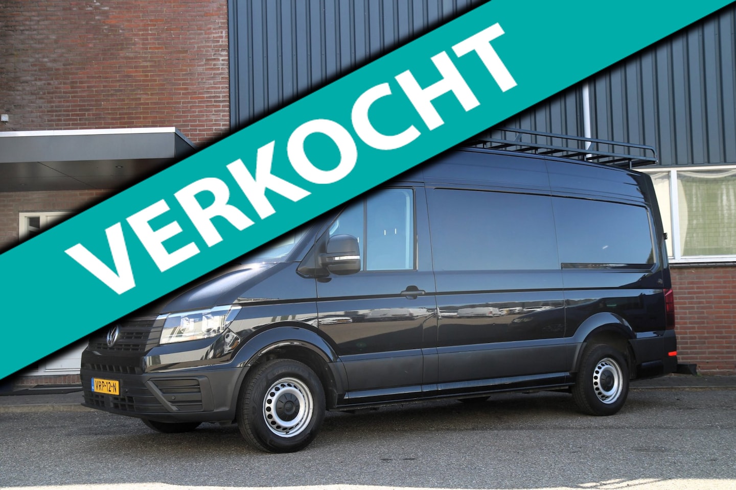 Volkswagen Crafter - 35 2.0 TDI L3H3 *EURO6* imperiaal / trekhaak 3000 trekgewicht / 3 zits - AutoWereld.nl