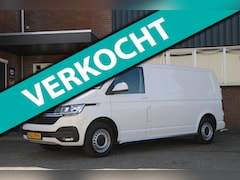 Volkswagen Transporter - 2.0 TDI L2H1 150PK Comfortline / Trekhaak / App connect / 3 zits