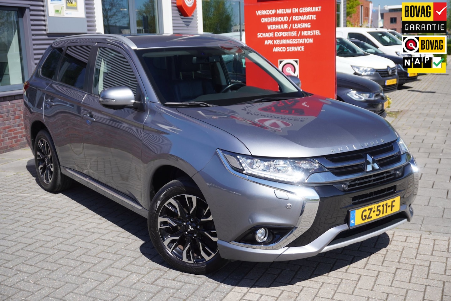 Mitsubishi Outlander - 2.0 PHEV / 360 Camera / Leder / Stuur en stoelverwarming - AutoWereld.nl