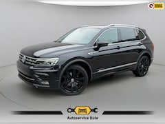 Volkswagen Tiguan Allspace - 1.5 TSI R-Line * Trekhaak * Camera * Virtual Cockpit * Stoelverwarming