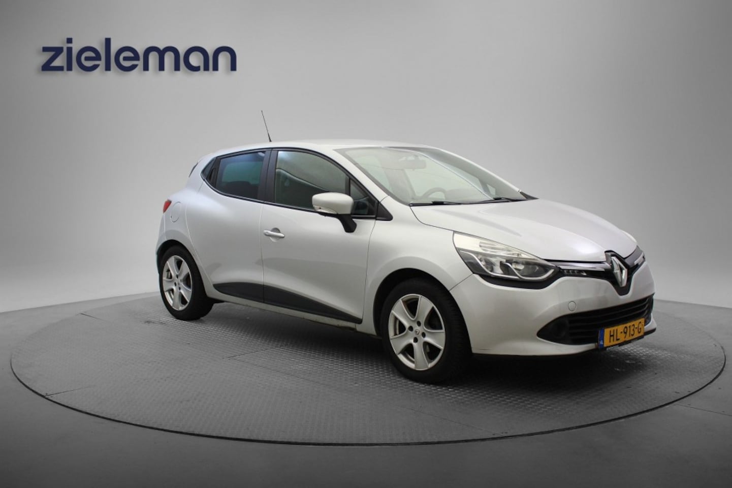Renault Clio - 0.9 TCe Expression - Airco, Navi, Cruise, Trekhaak - AutoWereld.nl