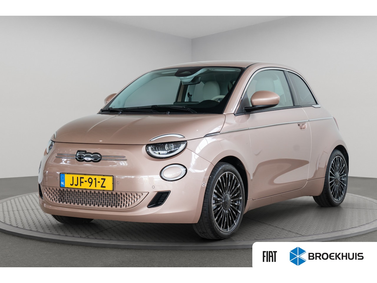Fiat 500e - La Prima 42 kWh | 8 Jaar Garantie | SOH | Camera | Kunstlederen bekleding | Stoelverwarmin - AutoWereld.nl