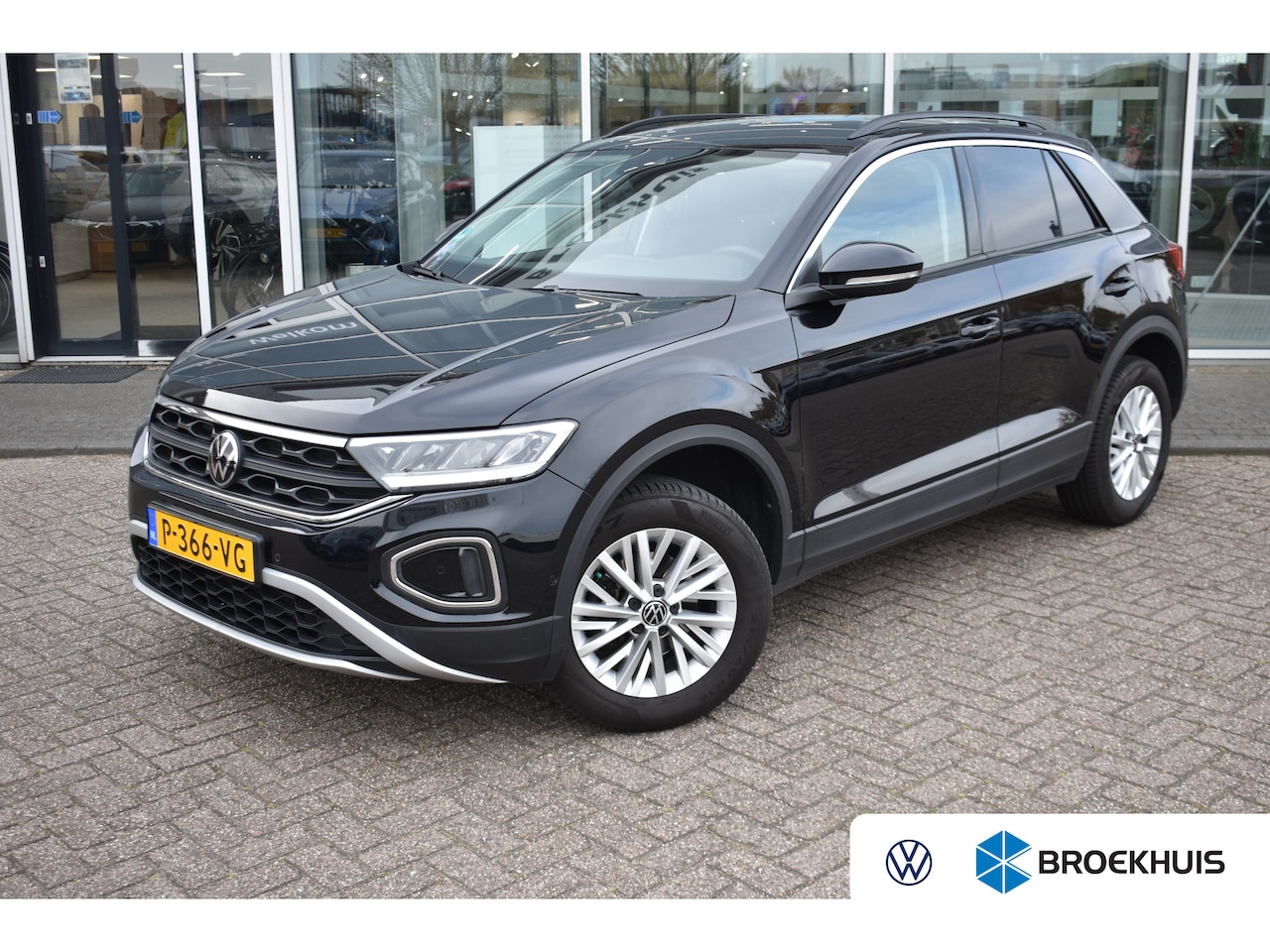 Volkswagen T-Roc - 1.5 TSI 150PK DSG-7 Life Business | TREKHAAK | NAVIGATIE | CAMERA | ADAPT. CRUISE | STOELV - AutoWereld.nl