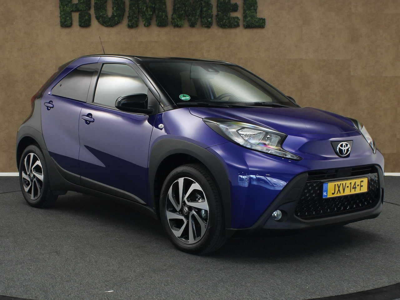 Toyota Aygo X - 1.0 VVT-i MT Pulse - AIRCO - VOORSTOELEN VERWARMD - 17 INCH LICHT METALEN VELGEN - CAMERA - AutoWereld.nl